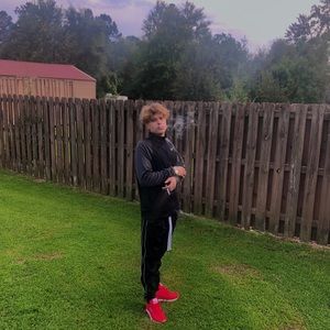 Meet your Posher, Brady